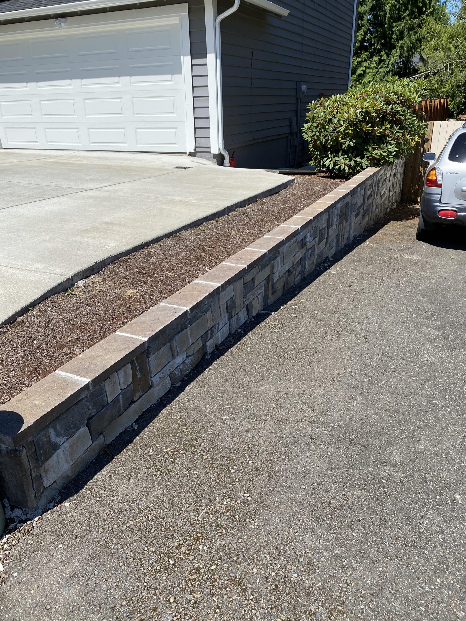 Contractor paver wall project in Seattle Washington